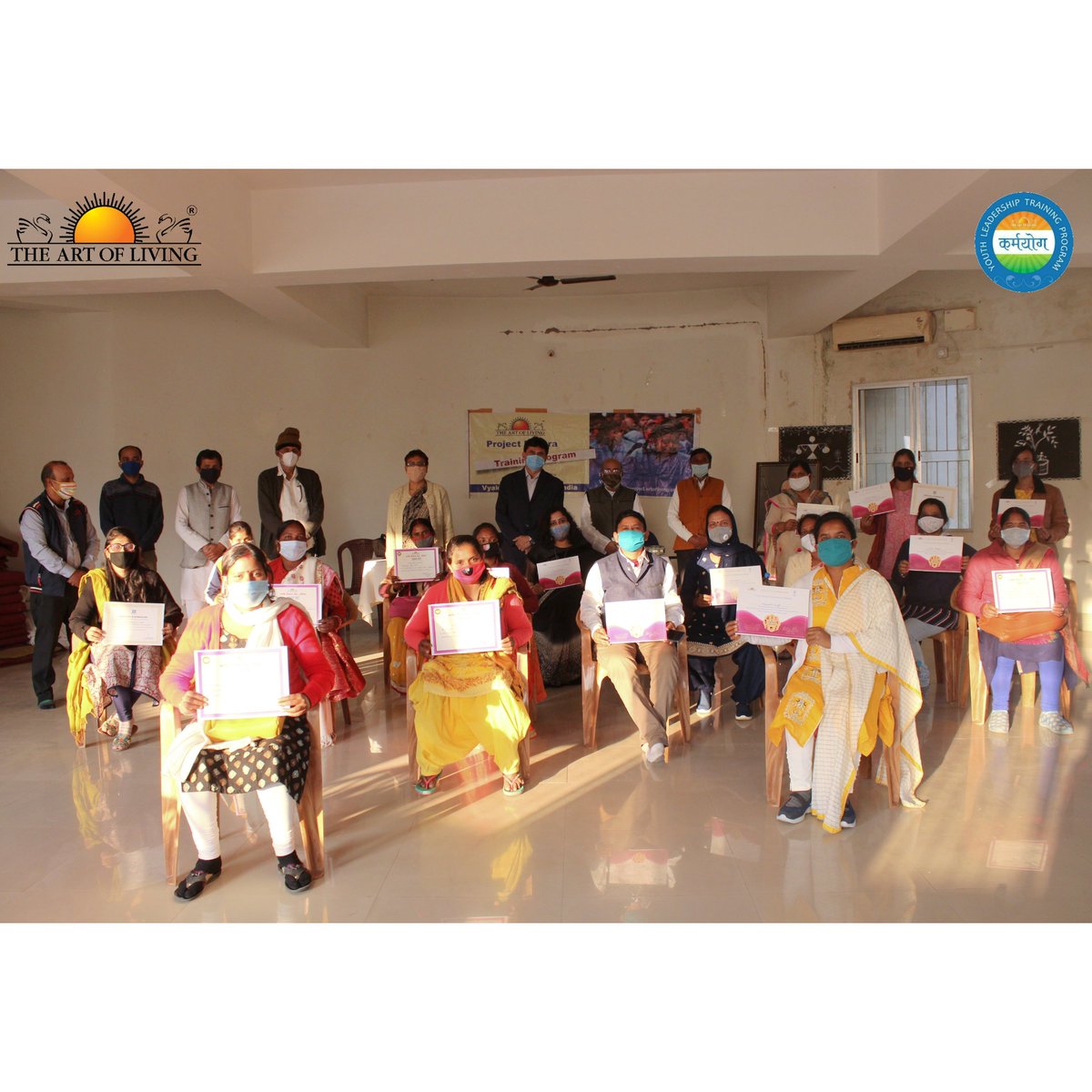 yltpcell's tweet photo. #Community leaders trained by #Karmayog have taken #menstrualhealth and hygiene training through #ProjectPavitra to 15,000+ adolescent girls and women across rural #Jharkhand
Today, our outstanding trainers received certificates, as we met in person for the 1st time in months! https://t.co/HG6Sztw3nY