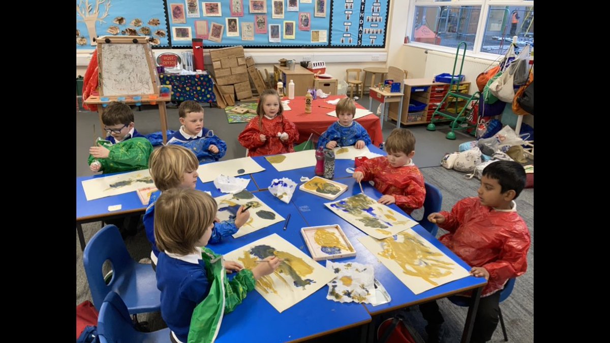 MissBurrows2's tweet photo. Do you know what happens when you mix primary colours? Everyone in primary 1 loved investigating this snd then tinting with white today to make beautiful painting. ⁦@mrsbrannanfcrc⁩ https://t.co/DlLwaZcsmn