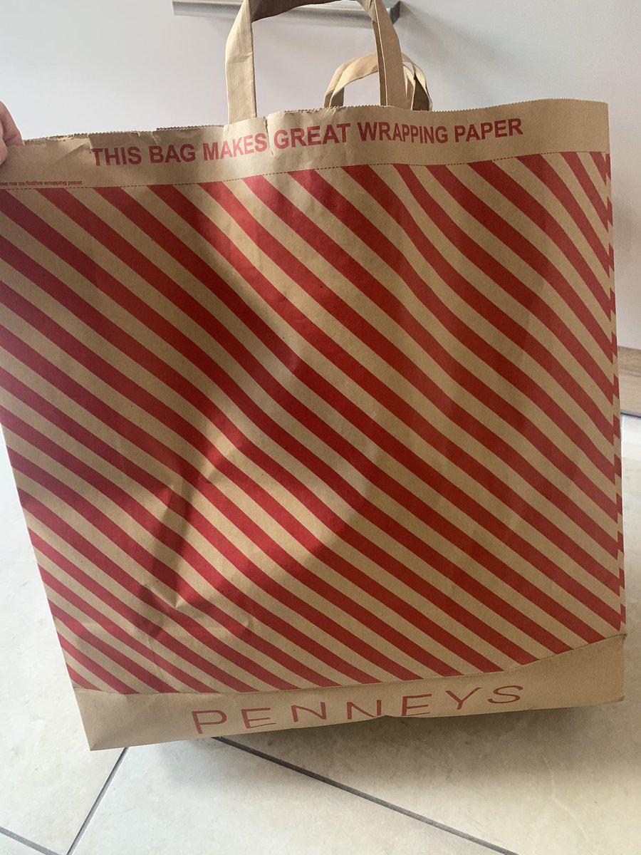 087CLA's tweet image. I know there are greater things going on in the world, but this made me smile today!! Good on ya #penneys free wrapping paper 🤗 #reducereuserecycle