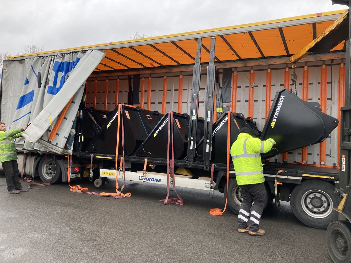 Load no 5 for the week being loaded for shipping into Europe. Even more of the best selling #ProAgBuckets leaving us. Why not contact our Sales team for your next Bucket. Call Paul, Ben or Dave on 01922 649700 for more information.