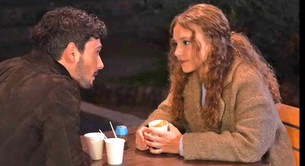 keepcalmnis's tweet photo. Micmircilerin şu iki fotoğrafla kudurup dicleye sövmeleri peki ayhh çok güldüm hxjanxldkejldkdcö 
 #dicbar • #bermir https://t.co/k1Fr88Xwa8