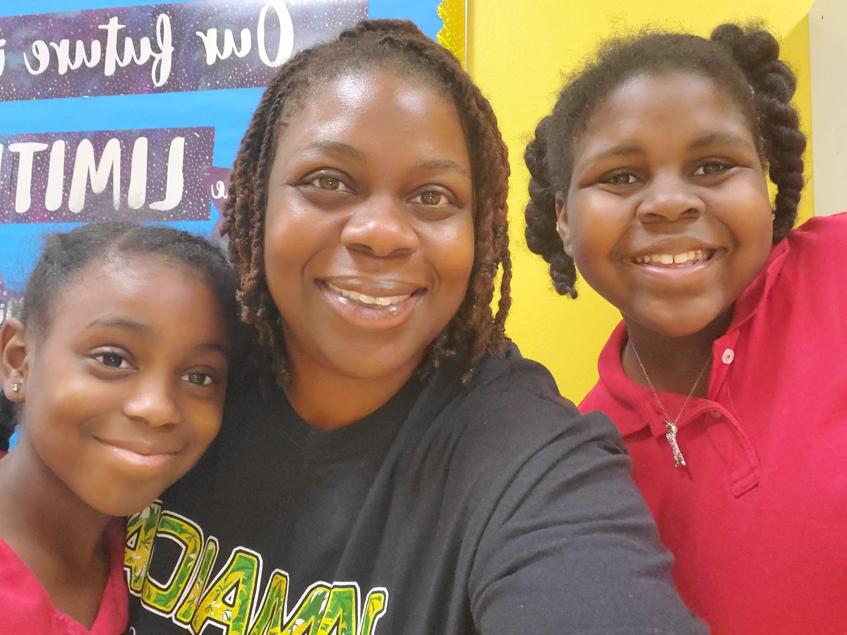 LISANorthK_5's tweet photo. Shout out to our #parentofthemonth, Ms. Dupree! Ms. Dupree has signed up to be a volunteer this year even through a pandemic! She is spending hours cutting out lamination for our ELA program and she always has a smile on her face during traffic line!  Thanks for all you do! https://t.co/iCOwFaPX12