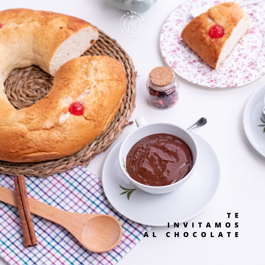 teandnature's tweet photo. ¿Te apetece un trozo de roscón?
¿Y con chocolate? Mejor ¿verdad?
¡Pues te lo invitamos al comprar un trozo de roscón!

Roscón, trozo: 2,8 €

#tealovers
#roscon
#chocolate
#meriendas
#ourense
#ourensemola https://t.co/8ytCtedxHr
