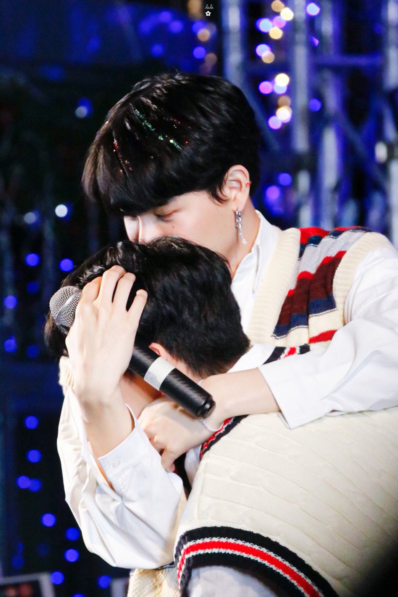 dadouble_yw29's tweet photo. 201204🎄

เอาฉันไปทอดดดดดดดดดด😭

#หยิ่นวอร์ 
#warwanarat #yinyin_anw 
#YINWARXUDTOWN https://t.co/auSvyWA2OV