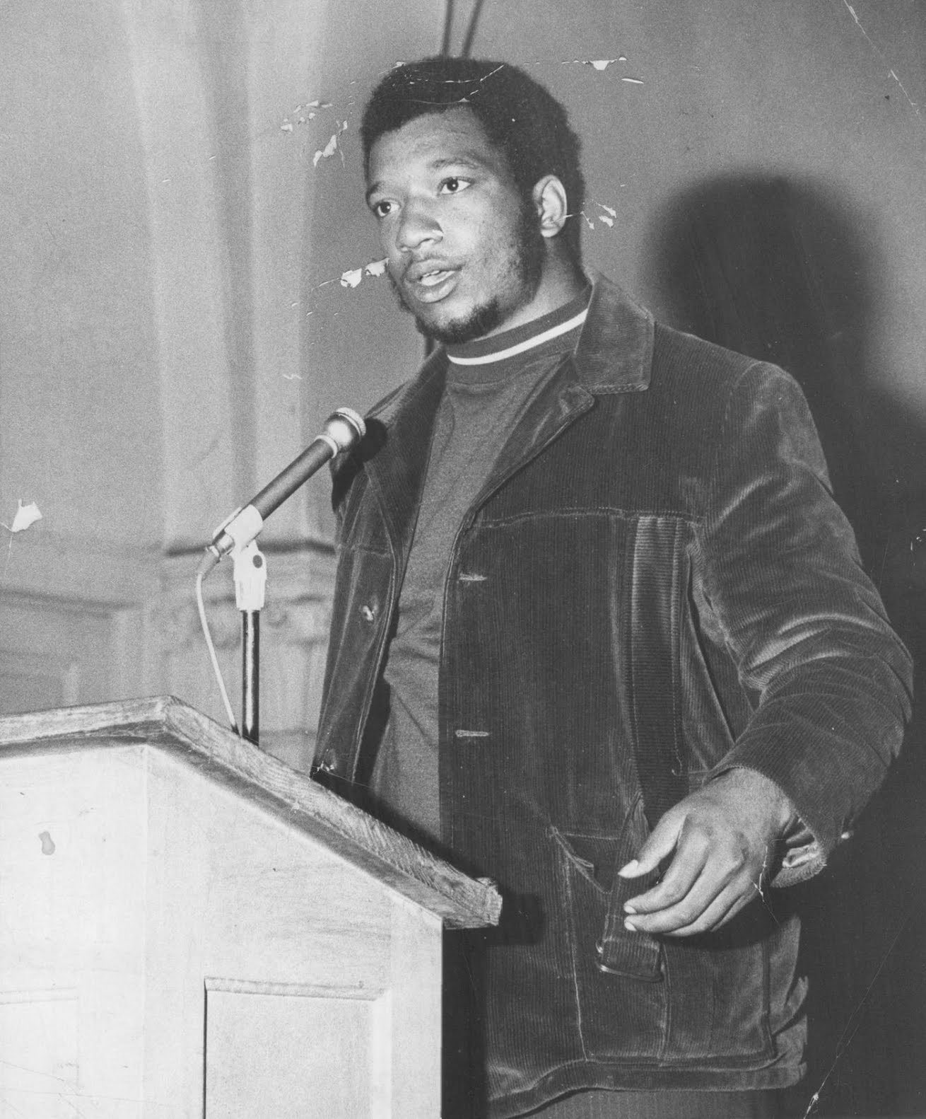 Centro De Mujeres Afrocostarricenses Hace 51 Anos El Fbi De J Edgar Hoover Y La Policia De Chicago Asesinaron Al Lider De Las Panteras Negras Y Activista Comunitario Fred Hampton