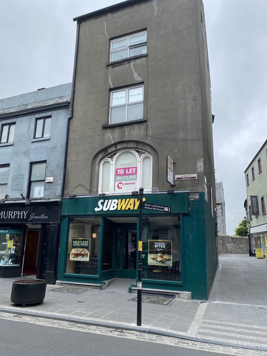 WarrenMcCreery's tweet photo. Ideal opportunity - #readytogo barber shop or hair salon. For further details see https://t.co/oBQxvx9Th9 https://t.co/oK2z0lXX21