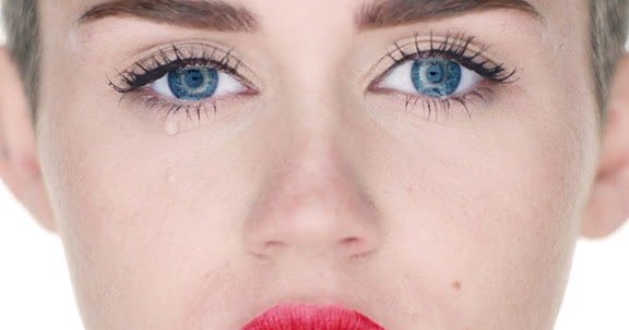 PopCrave's tweet photo. “...I would think, ‘Did anyone even hear my song?’ When you think of ‘Wrecking Ball,’ you don’t think of the pain. You don’t think of me looking directly into the camera, breaking the wall, crying, reaching out. You remember me getting naked, and I don’t know whose fault that is” https://t.co/1I0jHrMzcV
