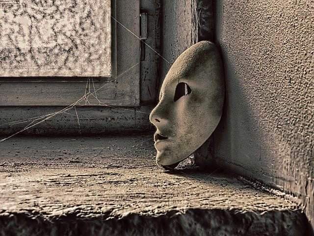 أساس الأخلاق أن تمتنع نهائياً عن الكذب!