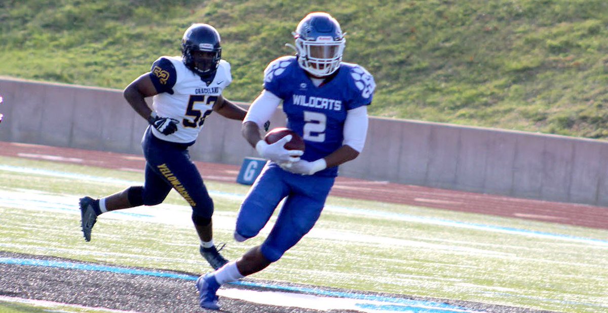 apate30's tweet photo. Blessed to receive my third offer from Culver Stockton thanks to all my teammates and coaches @AdamSiwicki @AL7AFootball @RecruitsAlabama @tcountyfootball Go Wildcats 🔵⚪️ https://t.co/K6tp7Trzu3