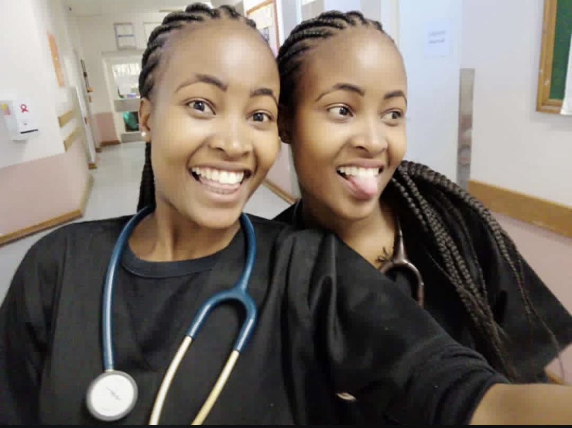 Sentle_Motloi's tweet photo. God has done it again!! My baby twin sisters made it, they are Doctors y’all 🙌🏻🙌🏻🙌🏻 https://t.co/gxiglWMcLl