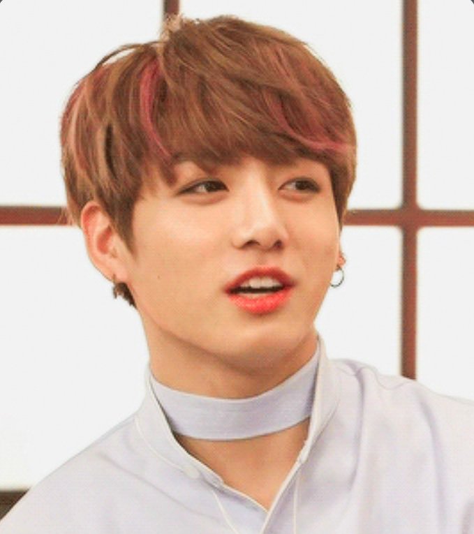  #JUNGKOOK wearing choker : thread