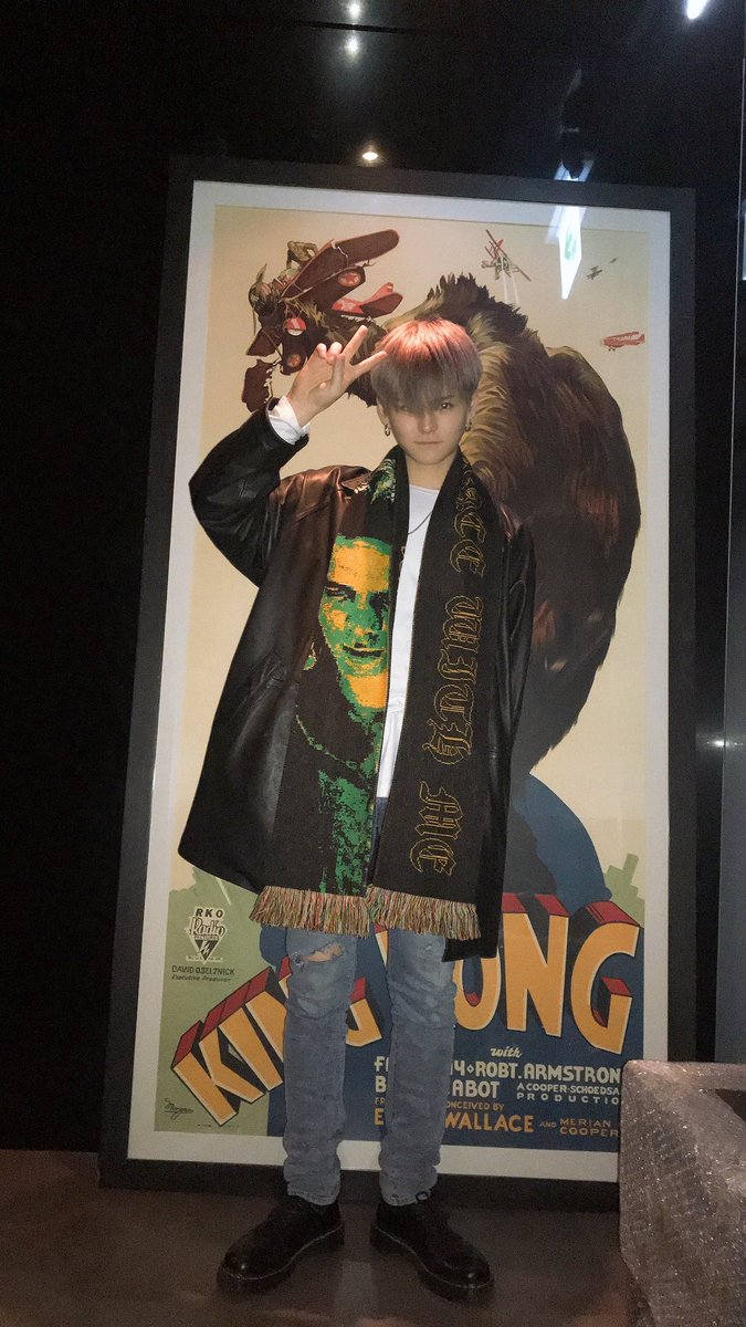 안뇽 I’m YOSHI 🐯 오늘은 킹콩 포스터 앞에서 찍었어요 ㅎㅎㅎ 여러분 사랑해요 ~~~~💕 #YOSHI #요시