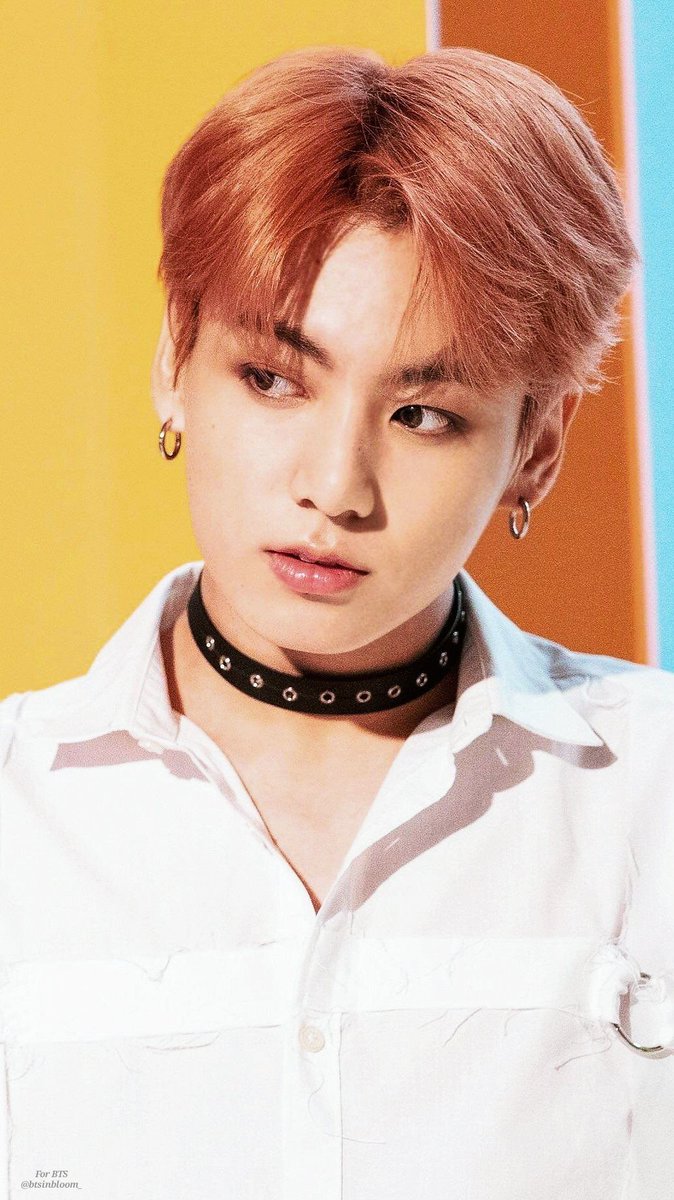  #JUNGKOOK wearing choker : thread