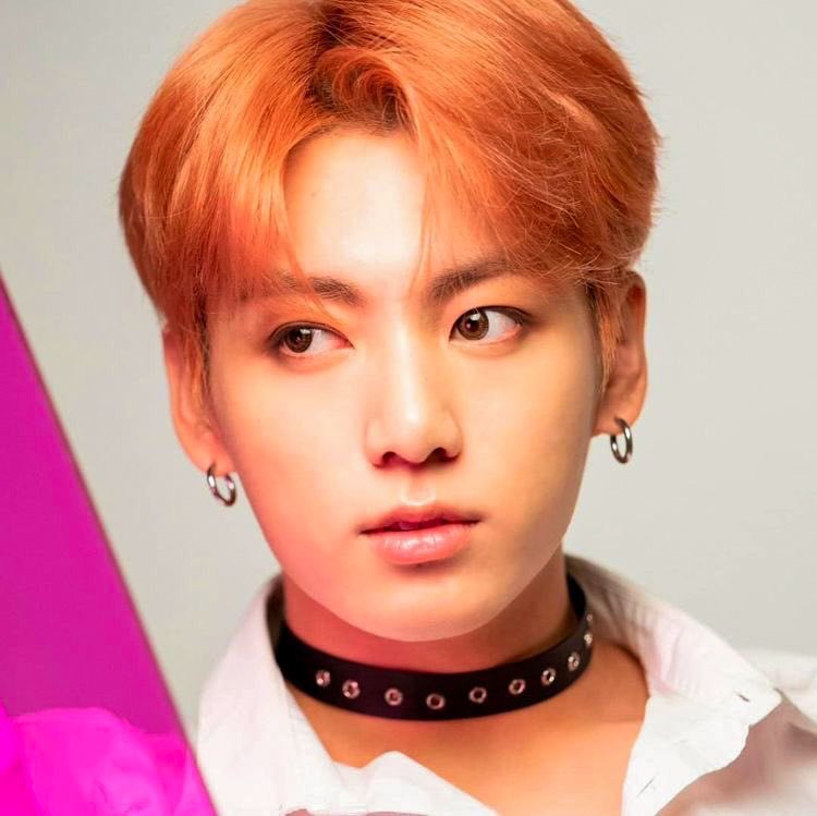  #JUNGKOOK wearing choker : thread