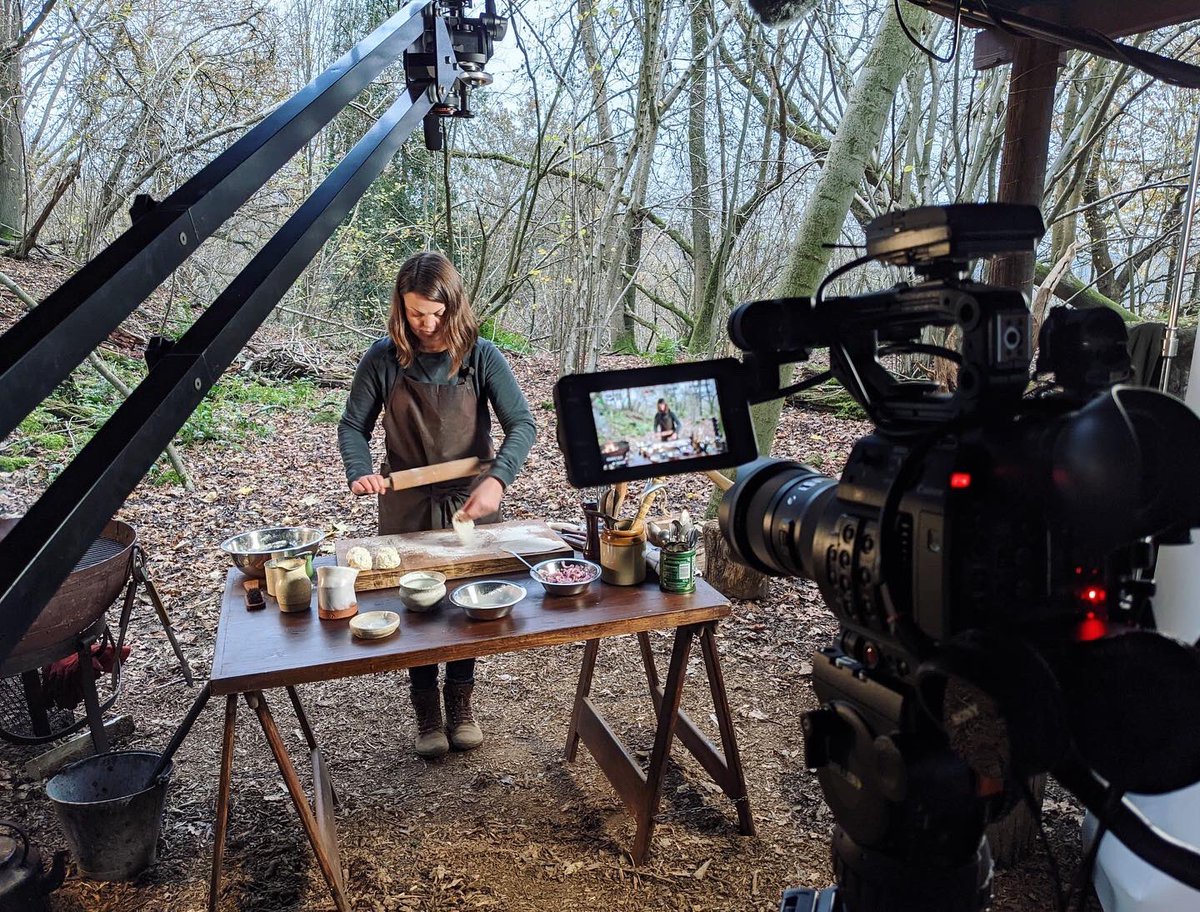 tiltedhue's tweet image. #cooking up something #tasy with @thesaltboxuk 🔥

#BehindtheScenes #BTS #videoproduction #feastoverfire