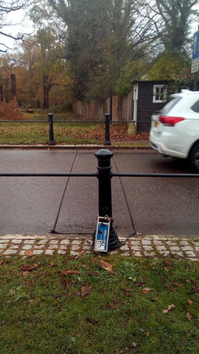 KingstonCycling's tweet photo. They're counting traffic again in #RichmondPark in support of the #MovementStrategy, but haven't seen a counter at Kingston Gate. https://t.co/DFjklmFoaY