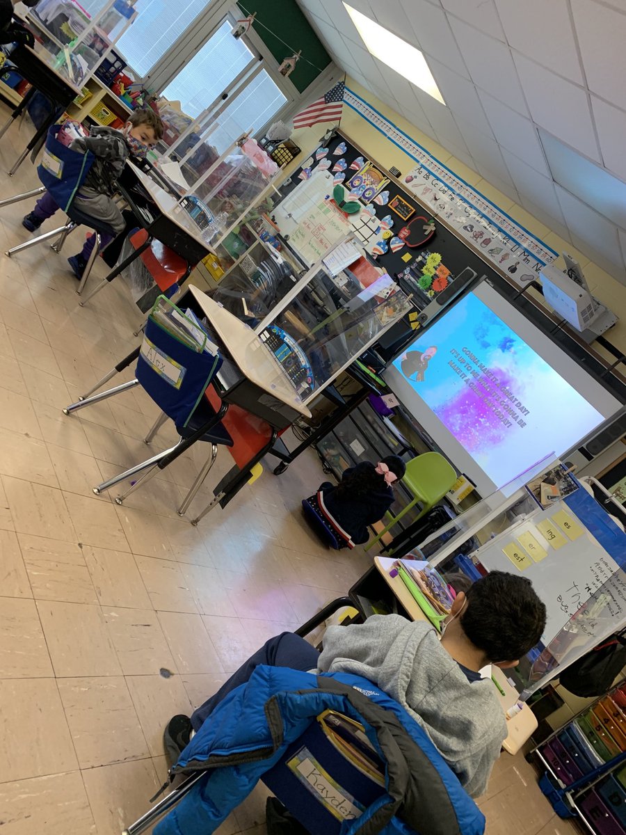 Virtual Field Trip! Making it a great day  with Jared Campbell ⁦thanks for the fun Friday morning <a href="/SEM_PTA/">Saltzman PTA</a>⁩ and ⁦<a href="/SEM_Dalers/">SEM Dalers</a>⁩ 🎤 🎸