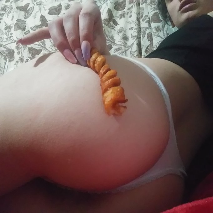 2 pic. Do you think my ass is as yummy as curly fries?

Links below ⬇⬇⬇ https://t.co/fi7AQDfHrm
