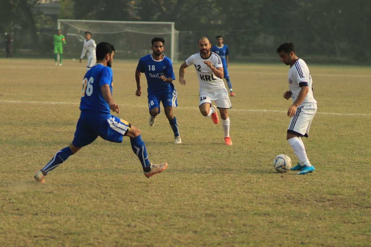 FootballPak's tweet photo. Karachi United &amp; KRL through to Ro16. Teenage stars of POPO FC play an entertaining 2-2 draw with KPT on Day 5 of #NationalChallengeCup #NFCC2020 #DilSayFootball
Read more: https://t.co/Ph9VjrySqB https://t.co/oQPYCo2qlR