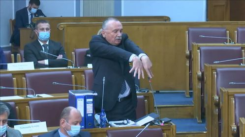 BojanCincur's tweet photo. Opišite sliku, samo pogrešni odgovori! https://t.co/RJdwxHuKdI