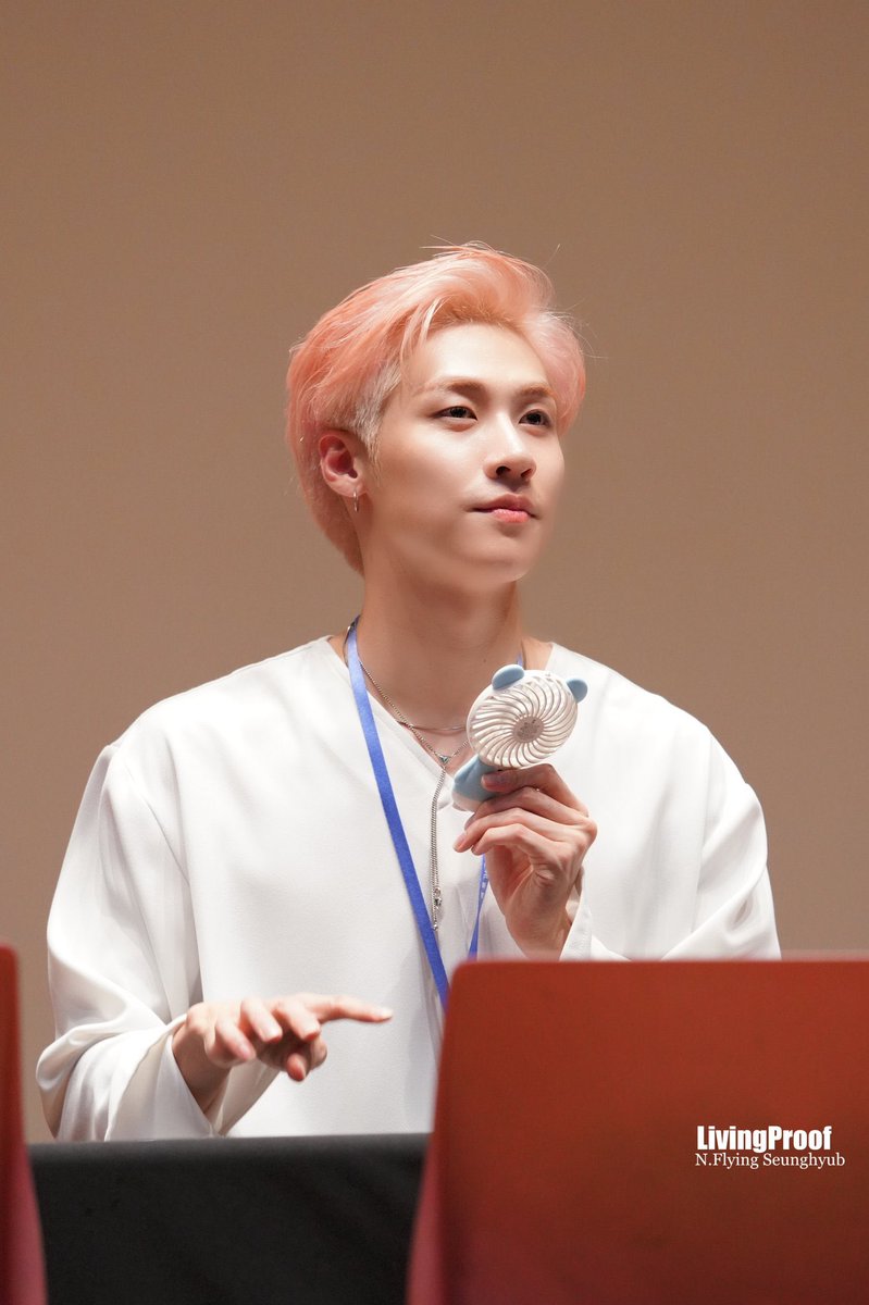 how to make your twitter pink — a thread