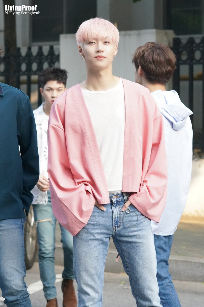 how to make your twitter pink — a thread