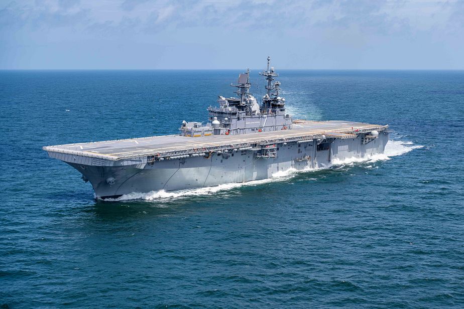 The America Class amphibious assault ships are being built by Northrop Grumman Shipbuilding for the US Navy. These ships are intended to replace the Tarawa Class amphibious assault ships.  #america #amphibiousassault #usnavy militaryanalizer.com/america-class-…