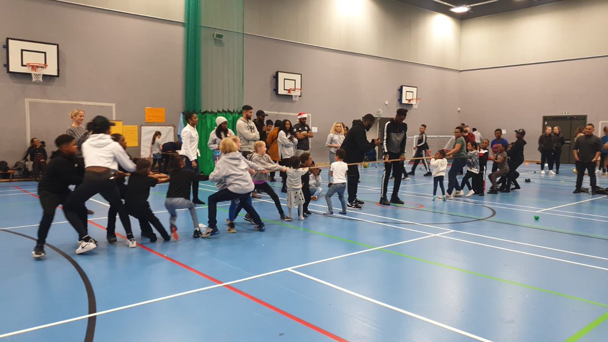 tootingnewsie's tweet photo. .@projectacesport is a local group that provides sporting opportunities for children &amp; young people to get involved in – &amp; they're relaunching their football programme for girls &amp; boys aged 6-16 tomorrow! See https://t.co/VgCR6IsFDY for more details.
#Tooting #Wandsworth https://t.co/UNAepnnDeR