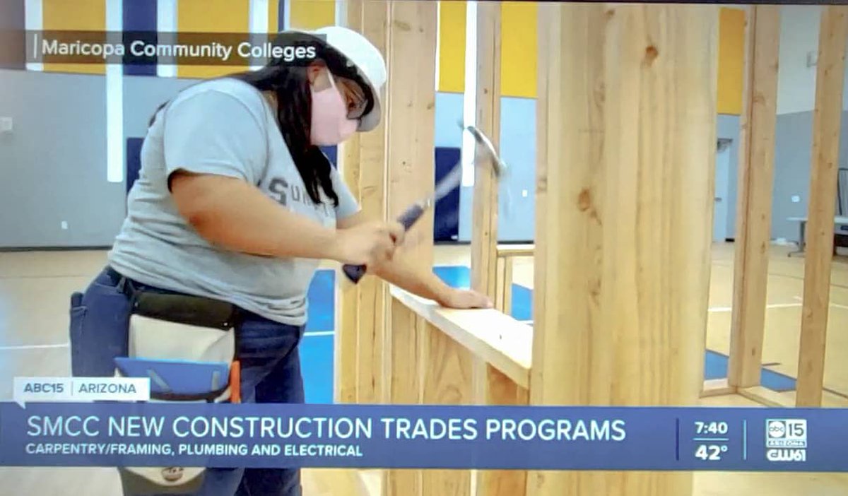 smcccougar's tweet image. SMCC Vice President of Learning, Dr. @clynenamuo was live on @abc15 to share the grand opening of our SMCC Construction Trades Institute Lab and Success Center! 

If you want to watch the live ribbon-cutting event, go to southmountaincc.edu/events.