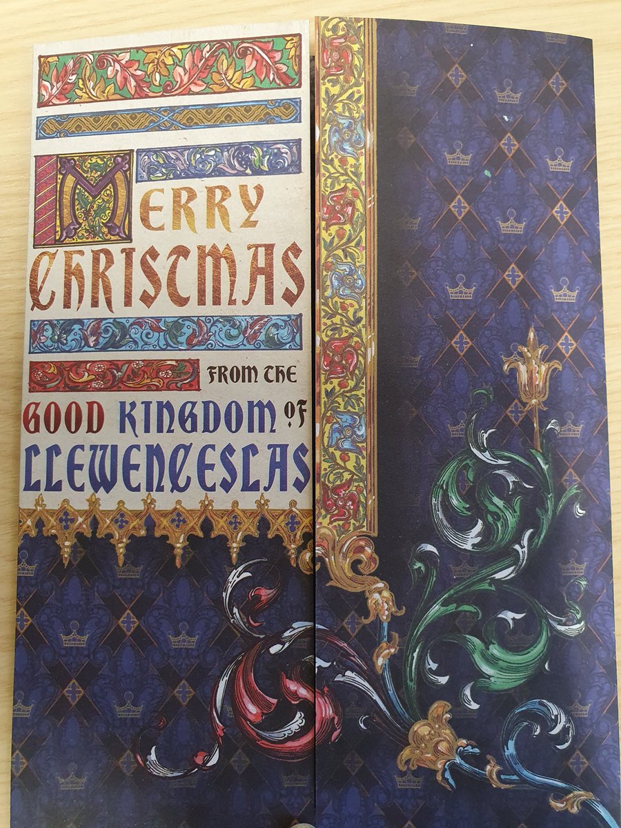 BlackpoolCarers's tweet photo. Every year we look forward to receiving our #christmas card from @LlewelynBowen & Family...they never disappoint! Wishing you all a happy, healthy & peaceful Christmas & New Year, from all @BlackpoolCarers ❤🥰 @DIYSOS #DIYSOSfamily https://t.co/v9jF8lAZaV