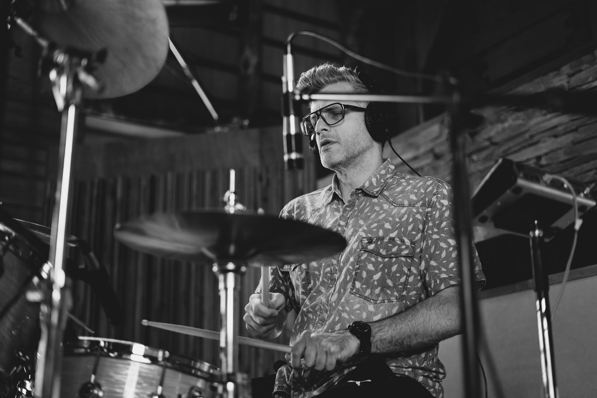 ntvgoficial's tweet photo. Feliz cumple Barta! 🖤🥁 @diedrum https://t.co/PhyS5ScxeI