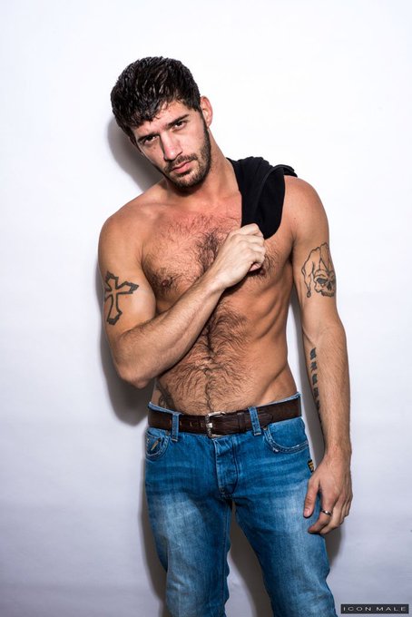 Are you in need of a stern punishment? https://t.co/OqKAWL1AaK #JustForFans #powertop #gaypornstar https://t