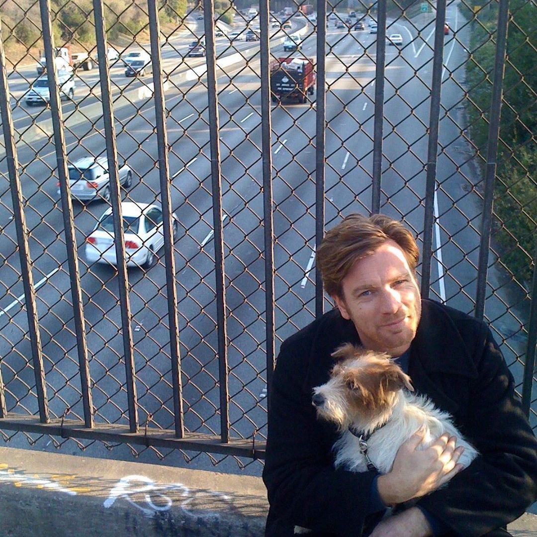 EVILDE4D's tweet photo. ewan radiating boyfriend energy, a thread https://t.co/ILYizYBqZC