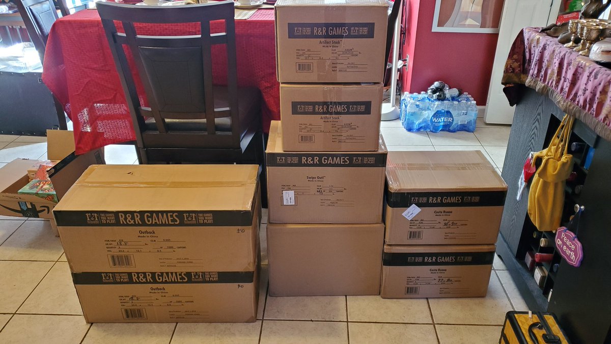 Thank you Dan DiLorenzo and R & R Games for another amazing donation to the Club Fantasci Christmas Game Drive! So generous every single year :-) 

#boardgames #games #tabletopgames #rpg #christmas #clubfantasci #clubfantascichristmasgamedrive #Nashville #donations #charity