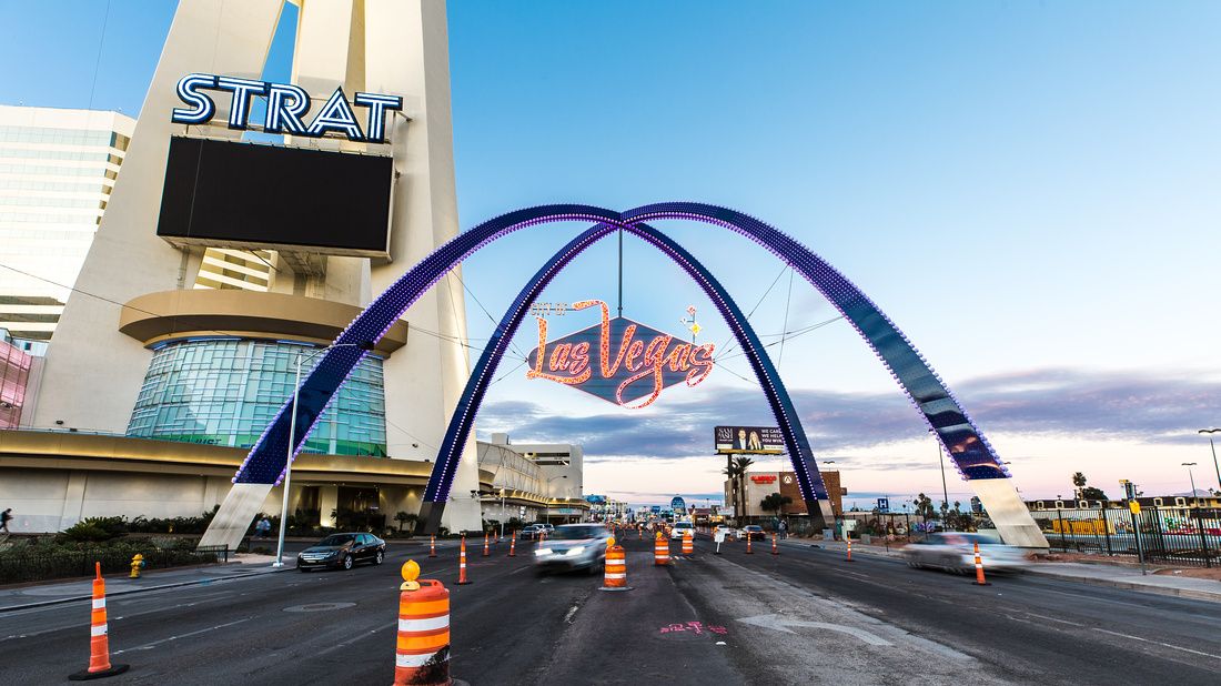 City of Las Vegas on X: Our Gateway Arches are lit ✨ ￼ 📍Las Vegas Blvd.  North between St. Louis & Bob Stupak avenues The archway marks the  official arrival into the