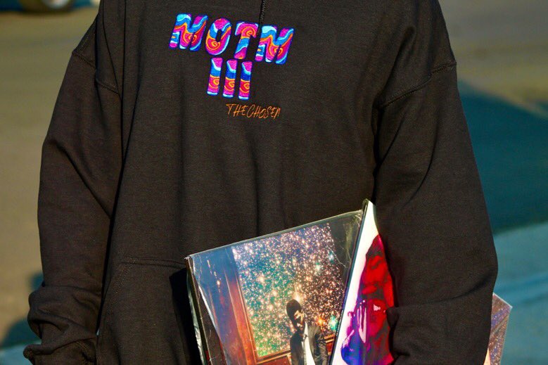 CudiZoners's tweet image. MOTM 3 GIVEAWAY! #MOTM3 In celebration of the new album, I’ve teamed up with @DevoTees__ to giveaway one of these sweatshirts to 2 lucky winners! Make sure to retweet, follow us (and his IG), and reply with your favorite song from the album!

Winner chosen on Christmas! 🎄