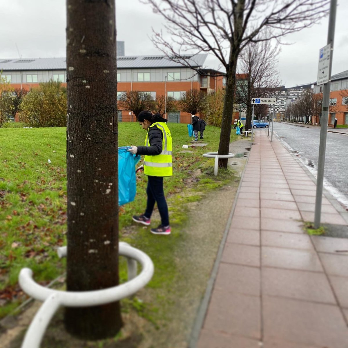tecmcr's tweet photo. Our amazing #techequitymcr learners doing their bit to help contribute to a cleaner Manchester ♻️ 24+ bags of litter collected! Don’t be a #litterbug 🚯 thanks @moss_side_eco for providing us with the gear ♻️ #techequitymcr #doingdigitaldifferently  #fasttrackfund #gmcadigital https://t.co/8G6GD5Ud9N