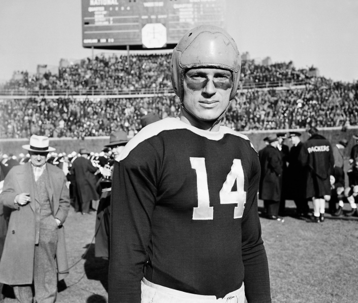 Craig played in every game in 1939, starting eight, and never threw a pass — indeed, he did not throw a single pass in his 11-year NFL career. But he was a devastating blocker and a fearsome pass rusher. And his presence allowed Lambeau to move Hutson to DB. (9/11)