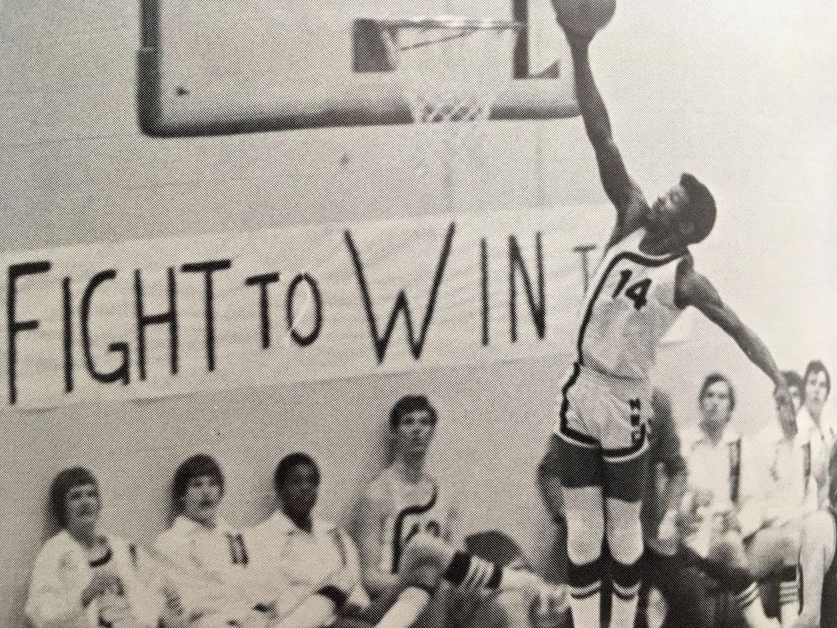 Our benches are on the baseline in 2020-21...just like 1971-72 (minus the 😷and📏)! Thanks <a href="/dan_dhelmick/">Dan Helmick</a> for sharing this photo of his <a href="/MWSUMBB/">Griffon Hoops</a> squad rocking the baseline benches! Love It! <a href="/MWSUAlumni/">MWSUAlumni</a> #OurCity #GriffUp