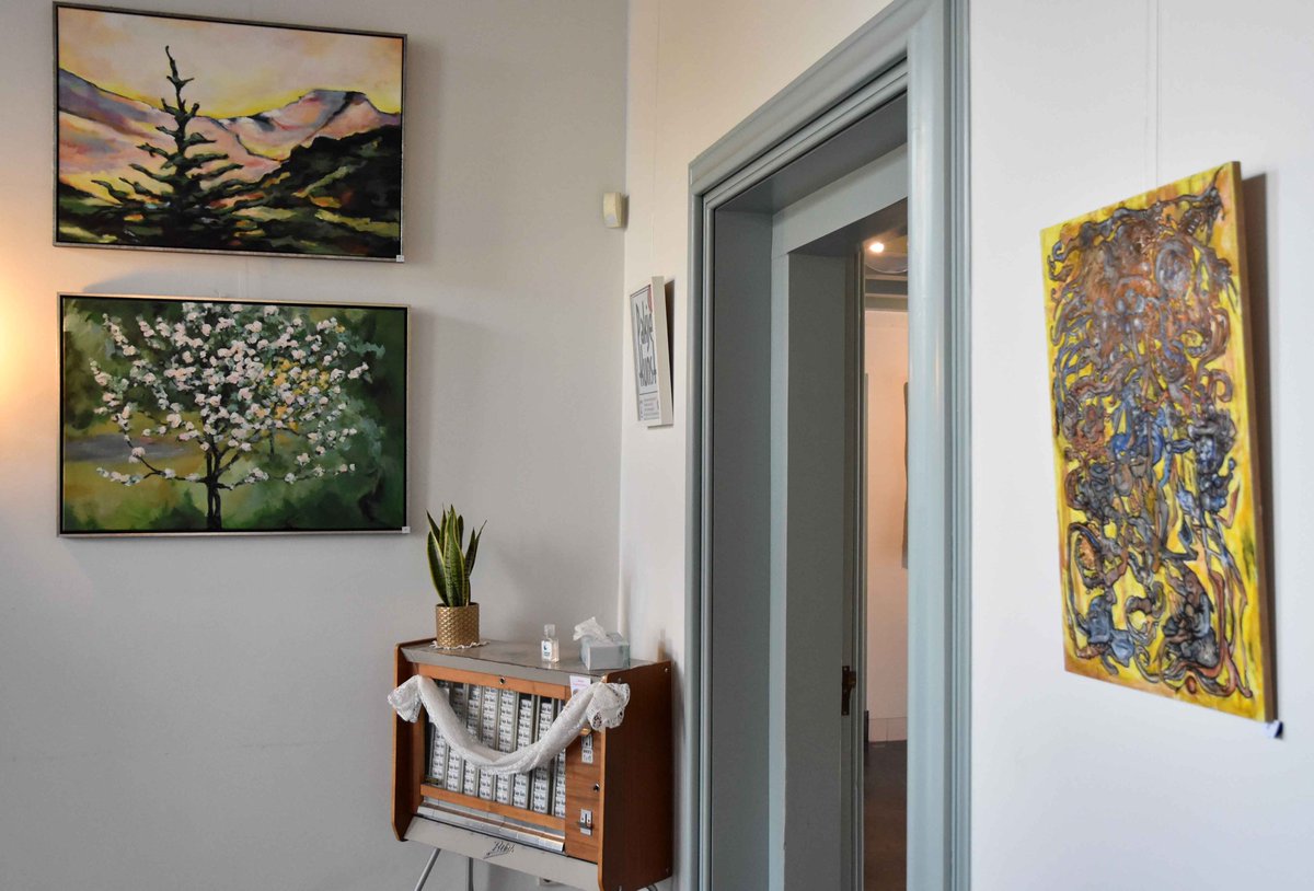 DE LEDENEXPOSITIE VAN WESTLANDS KUNSTENAARSCOLLECTIEF WIT IN DE HOFBOERDERIJ IN WATERINGEN KUNT U NOG BEKIJKEN IN DE WEEKENDEN  12/13 EN 19/20 DEC. 
U BENT VAN HARTE WELKOM TUSSEN 13.30 EN 16.30 UUR.         DE TOEGANG IS GRATIS.