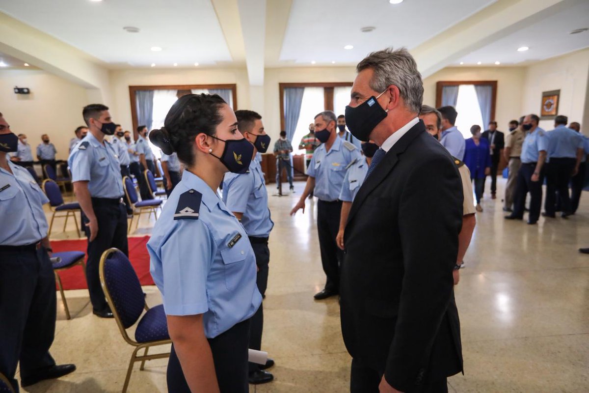 RossiAgustinOk's tweet photo. #Cordoba | Egresaron 19 nuevos pilotos al completar el #CBCAM en la Escuela de Aviación Militar de la @FuerzaAerea_Arg.
Mis felicitaciones y mejores deseos en la carrera militar que han elegido. #UnamosNuestrasFuerzas https://t.co/AtMamFFQEj