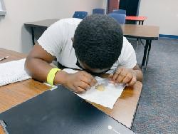 DallasParkElem1's tweet image. Watching 👀 Mrs. Millen&apos;s 4th grade scientists observe properties of soil. 

Great hands on learning!
#CISDScienceRocks