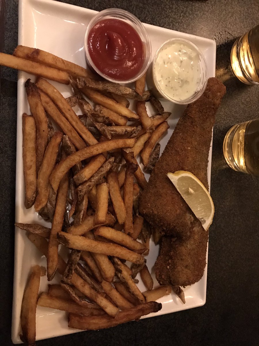 Glad to be back to Yellow to enjoy beers and fish&amp;chips with coworkers <a href="/dolanspub/">Dolan's Pub</a>  never a disappointment, even made it easy for the waitress we all ordered the fish 🐠