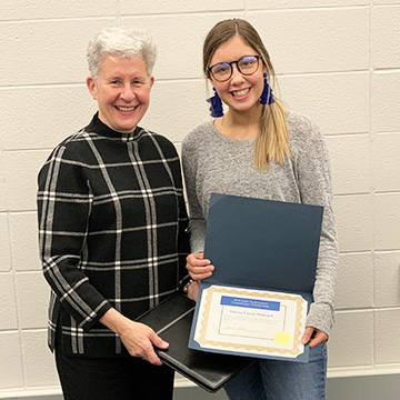 MSDWabashCounty's tweet photo. A huge congratulations goes out to Northfield senior, Emma Brainard, who was announced today as the 2021 Lilly Endowment Community Scholarship recipient! This four-year, full-tuition college scholarship is given to only one Wabash County senior each year. https://t.co/i3KZUMYINr
