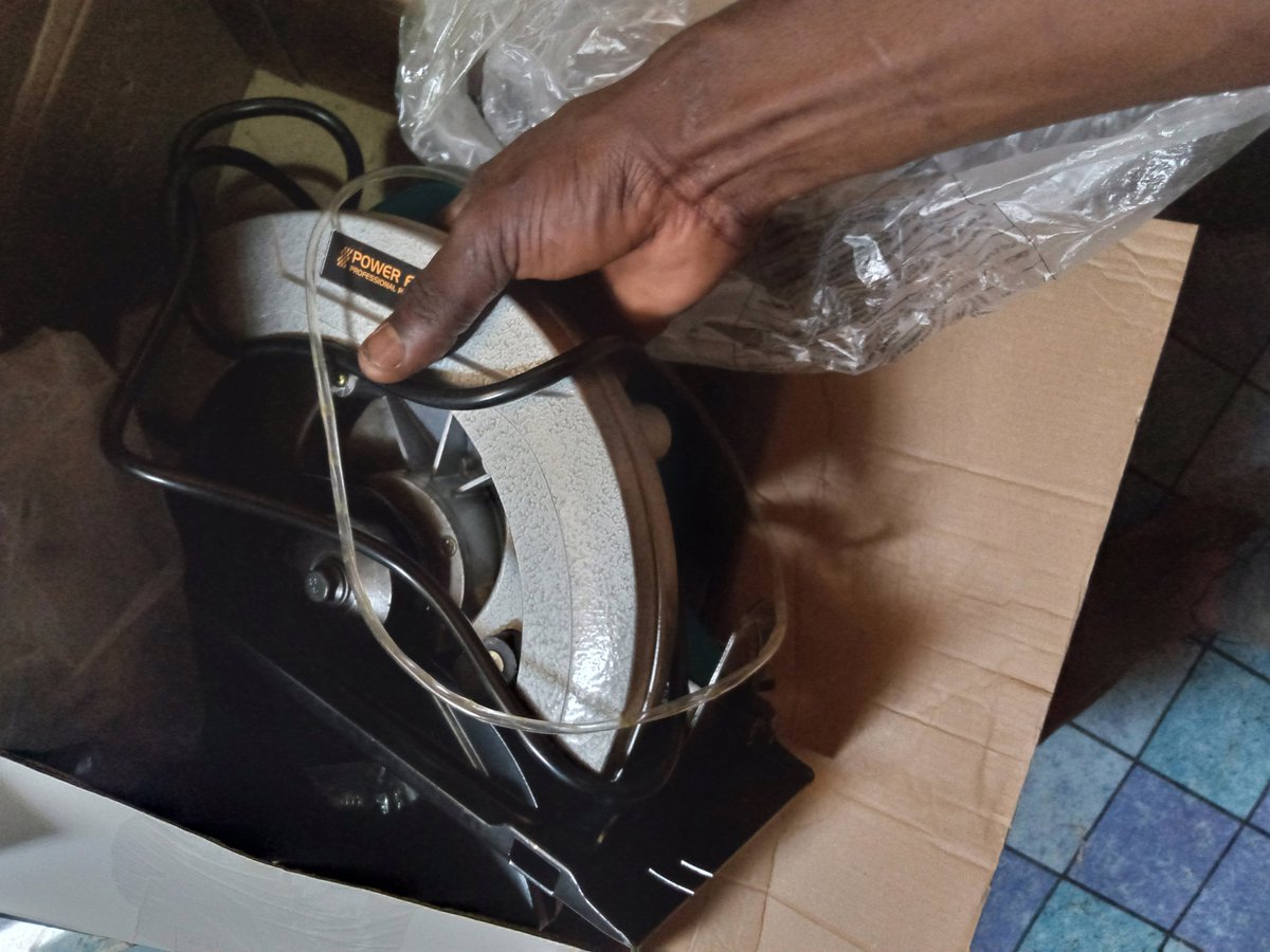 EOmobaba's tweet image. Thank God🙏 @Zlatan_Ibile this is my own ps5 I no I can't afford ps5🤣😂😂