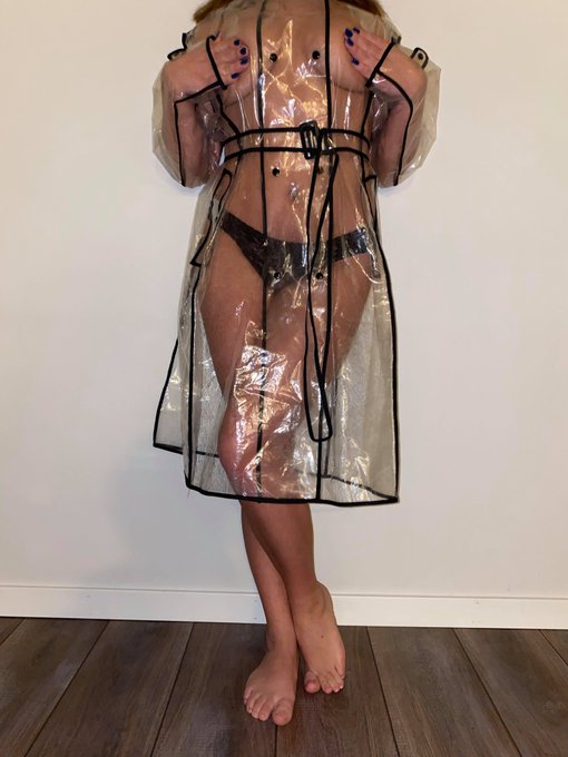 SwitchRainwear’s pics and videos