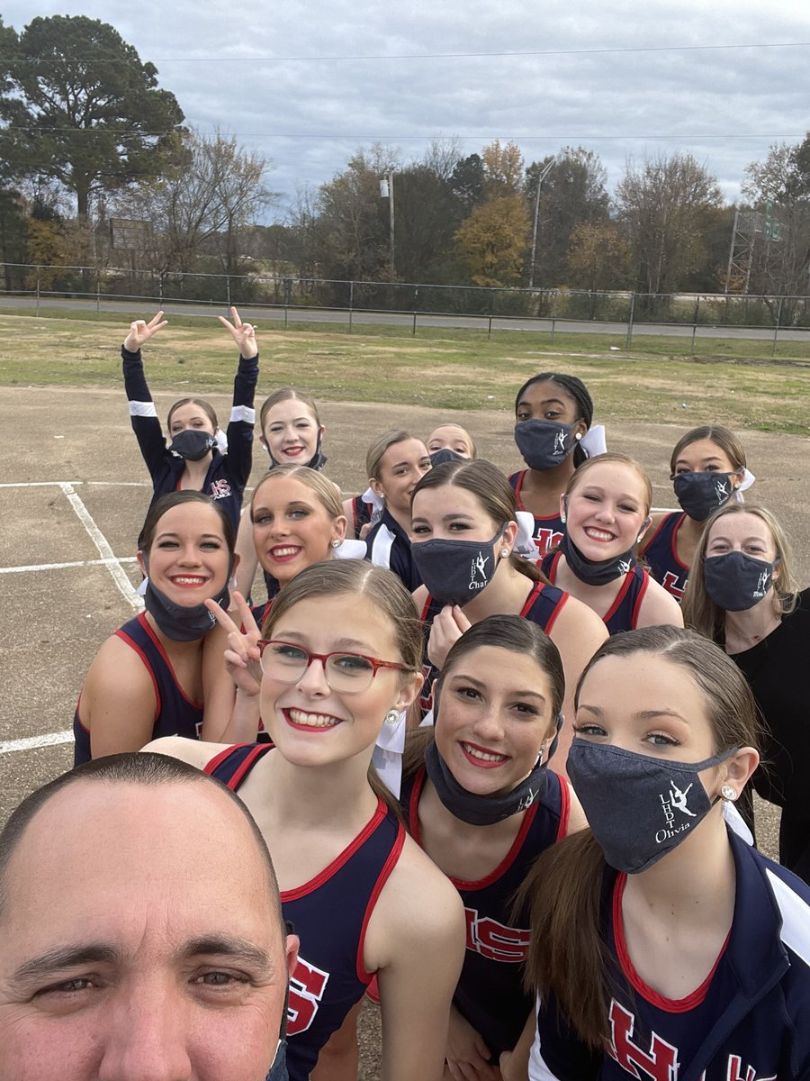 R_cagle7's tweet photo. Good luck to the LHS dancers! @TheBurgSports https://t.co/aS9CbqaNZp