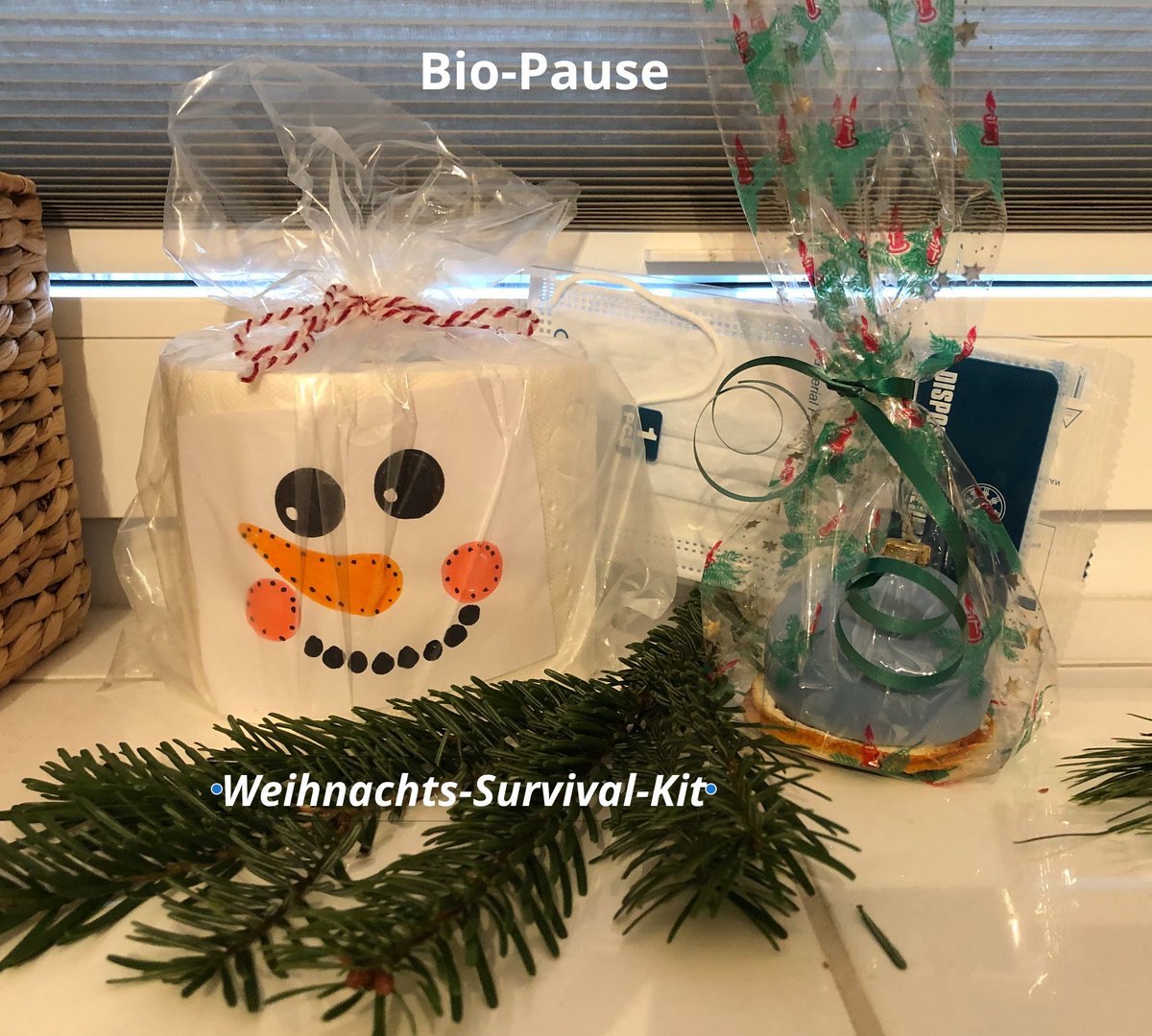 BiancaEngelman2's tweet photo. #weihnachten2020 #corona #survivel #Risikoset
Klopapier-Seife-Maske... dann kann es losgehen.... https://t.co/q9yAKbIu5W