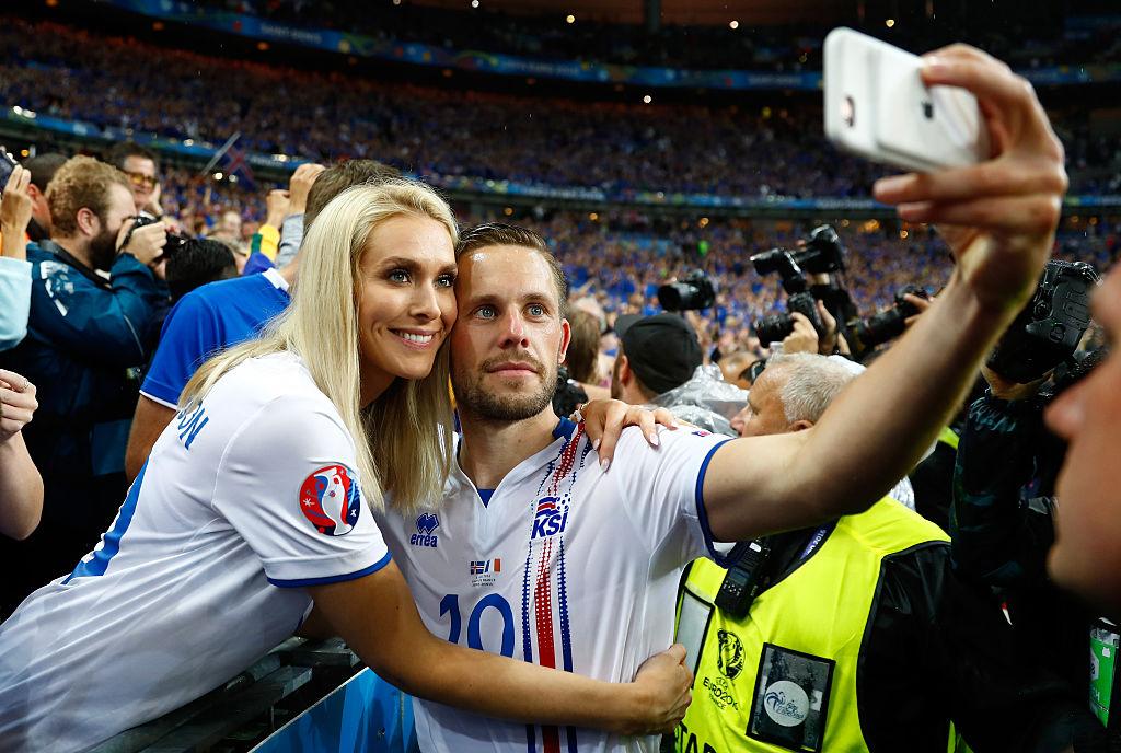 Bachelorpar á von á barni eftir erfiðleika. Gylfi Þór Sigurðsson : 433 Is On Twitter Gylfi Thor Sigurdsson Leikmadur Enska Lidsins Everton Og Islenska Landslidsins Og Eiginkona Hans Alexandra Helga Ivarsdottir Eiga Von A Sinu Fyrsta Barni Https T Co Clef5iqvsh Https T Co Vz46zwocmq