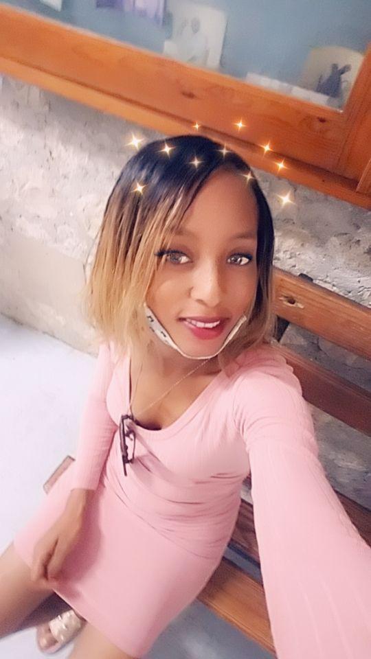 Mennaj mw di'm si'm pa afiche foto'l instagram, facebook, twitter ak whatsapp epi rele nan radyo mande mizik pou li. map pase yon decembre blanch. alors men li.